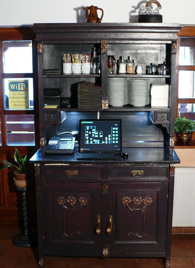 Bed and Breakfast Kadarta Vendeglo Panzio Veszprém Exterior foto