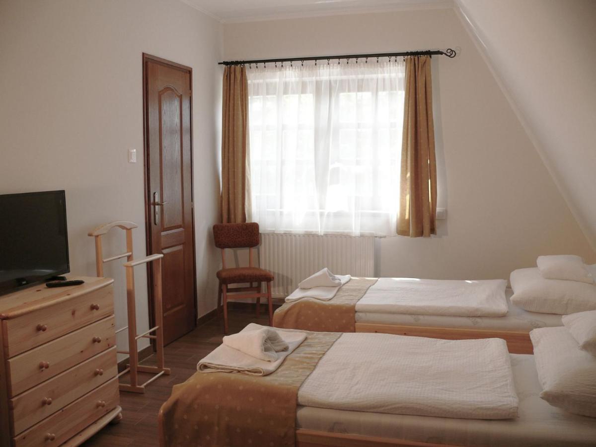 Bed and Breakfast Kadarta Vendeglo Panzio Veszprém Exterior foto