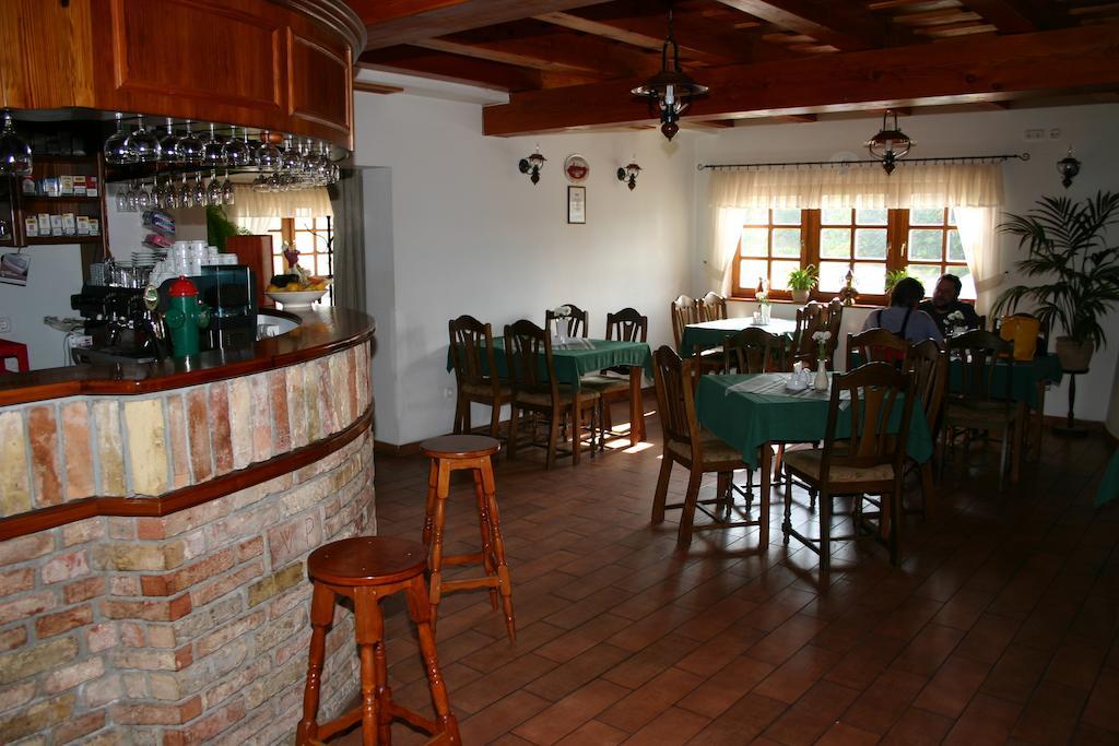 Bed and Breakfast Kadarta Vendeglo Panzio Veszprém Exterior foto